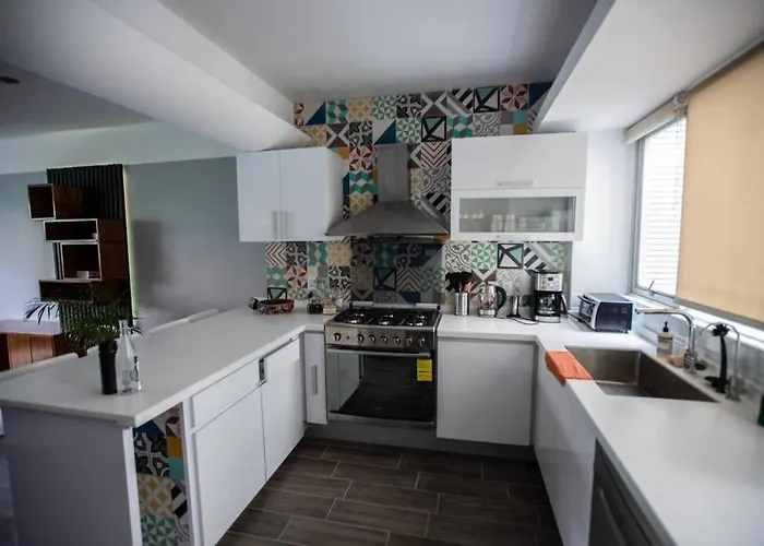 Modern Artist Apt., Overlooking Parque Espana Apartamento